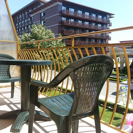 Menada Diamant 阳光海滩